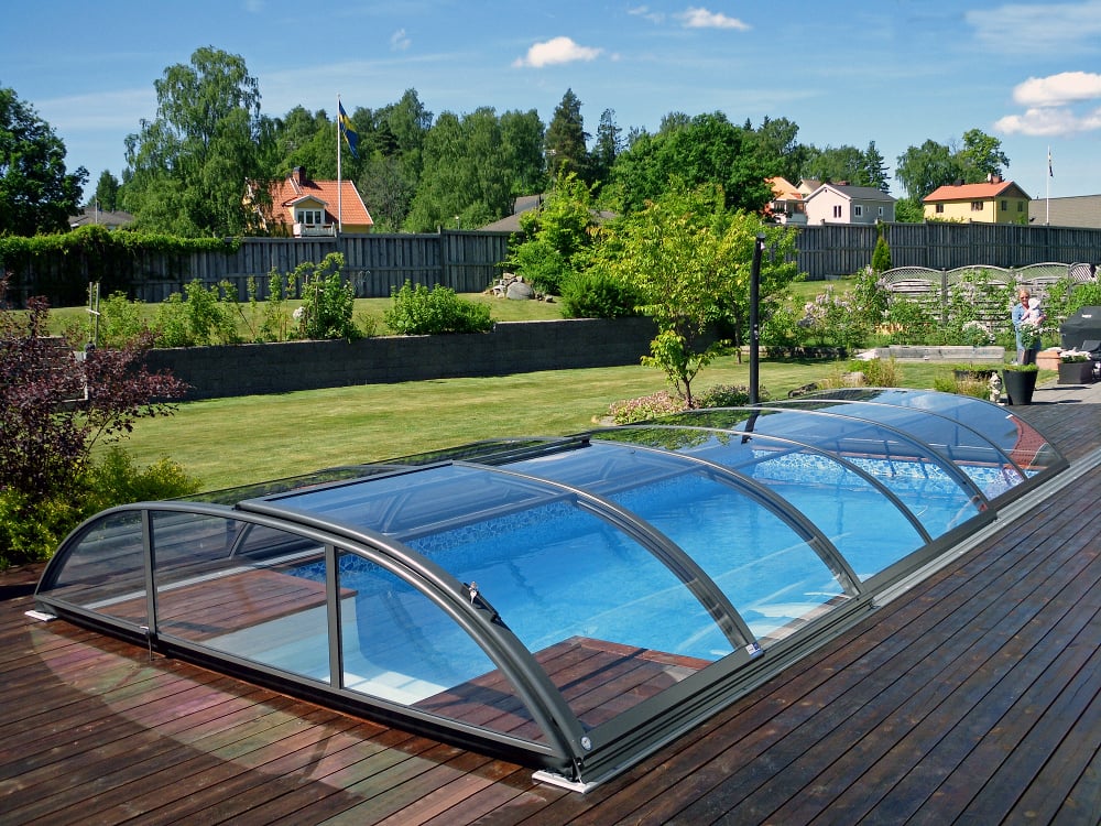 Pool enclosure AZURE flat compact - compact polycarbonate solution